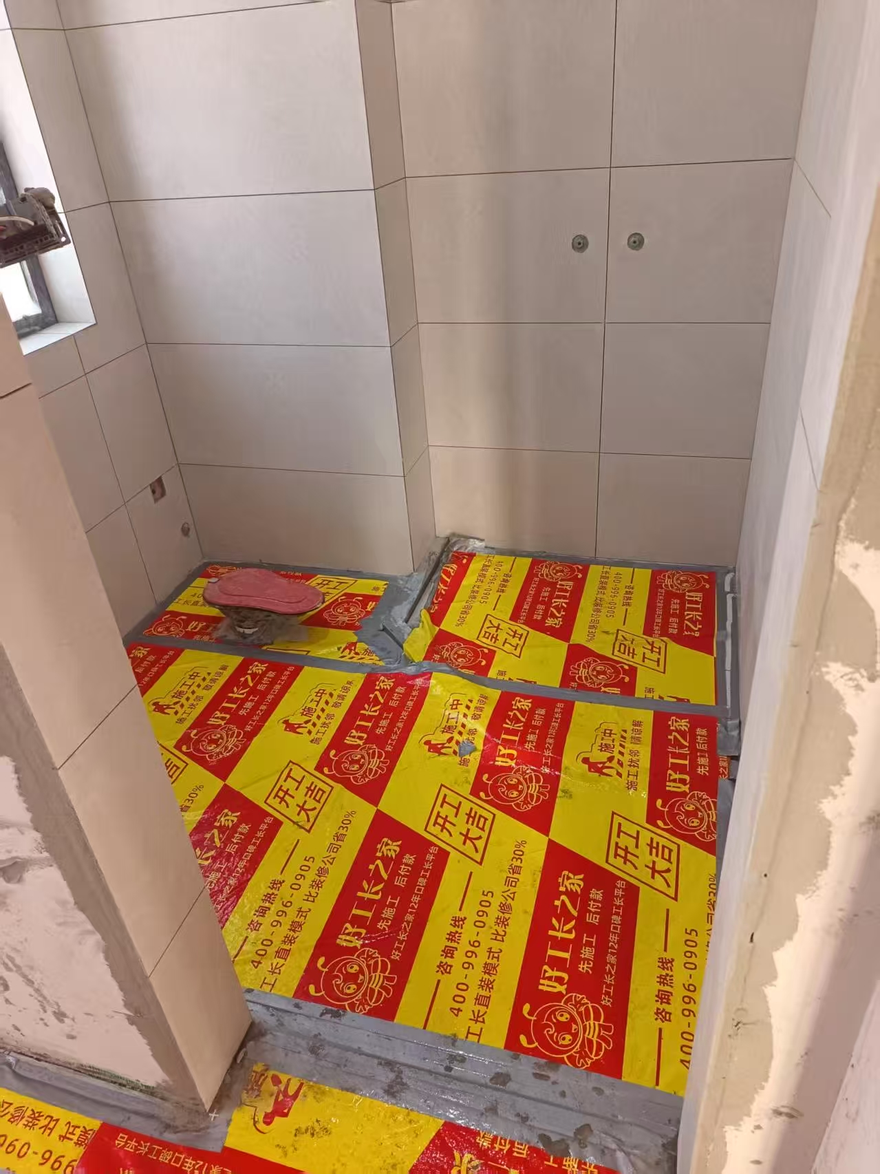 建投新光之城瓦工施工实拍